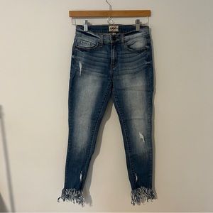 Jeans with bottom flare strips